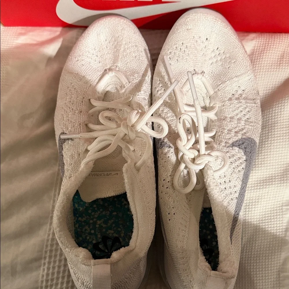 Nike Vapormax White and Gray Sneakers - Picture 2 of 8